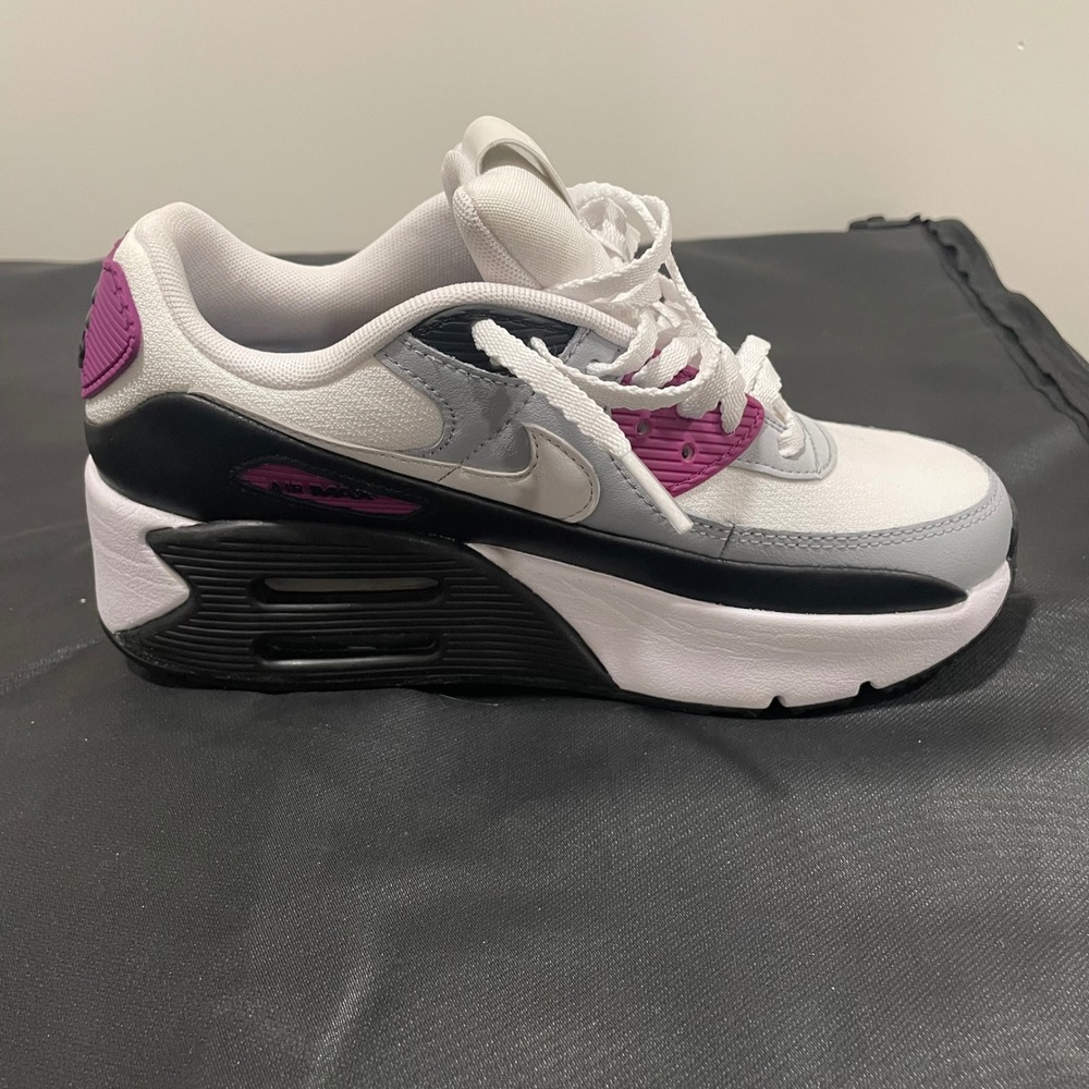 Nike Air Max 90 LV8 Womens Shoes Black Bold Berry Purple FD4328-109 Size 6.5 - Picture 2 of 8